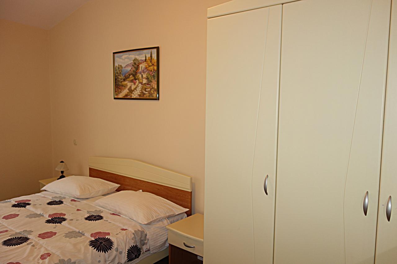 Hotel Park Drnis Ngoại thất bức ảnh