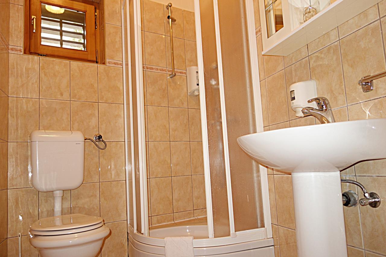Hotel Park Drnis Ngoại thất bức ảnh