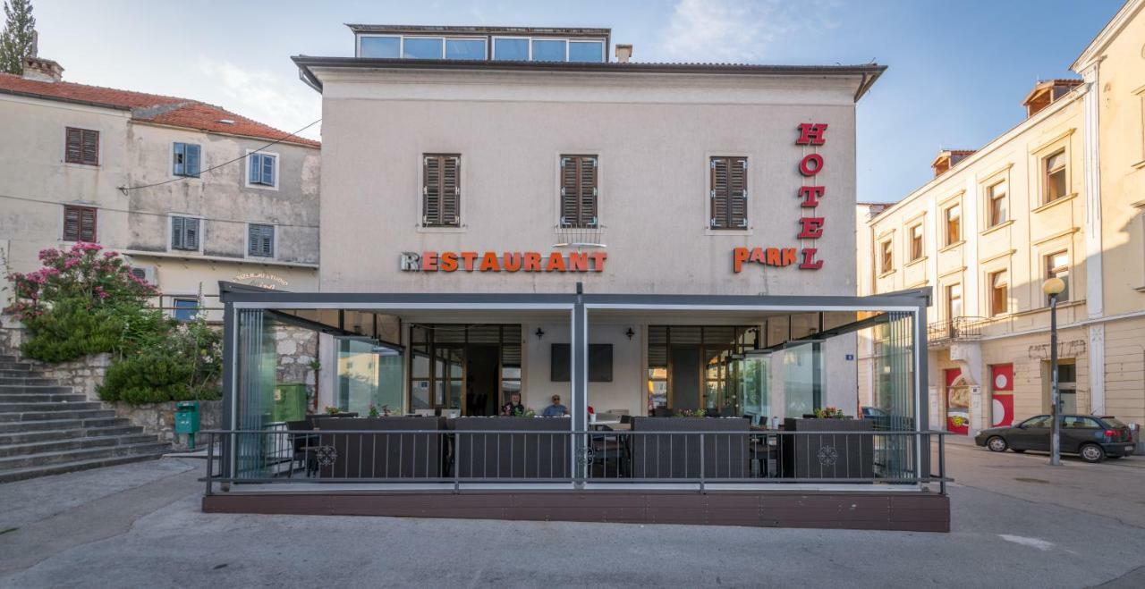 Hotel Park Drnis Ngoại thất bức ảnh